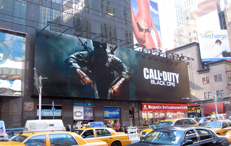 Illustration for article titled Medal Of Honor Vs. Call Of Duty, In Times Square